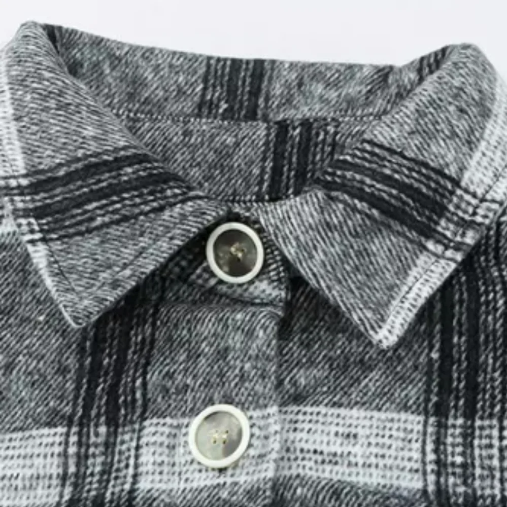 New plaid shacket with pockets - Picture 9 of 13